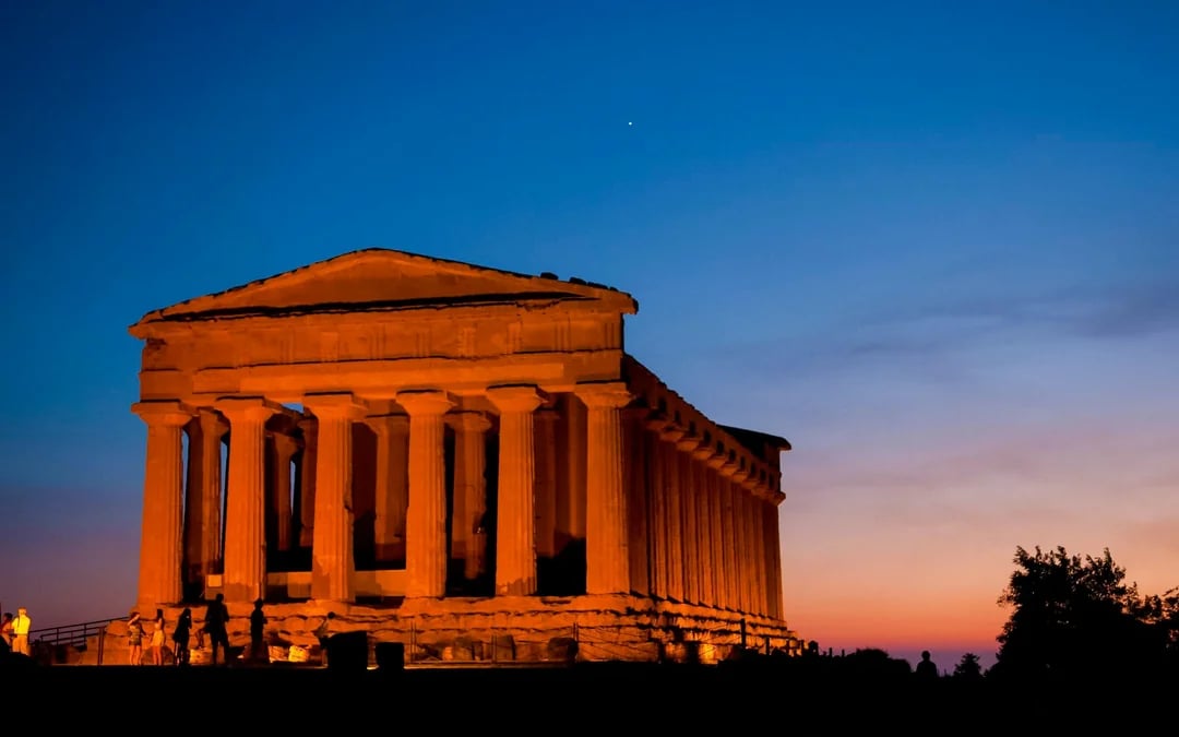 Guided tour of the Valley of the Temples under the stars with ticket included Image 1