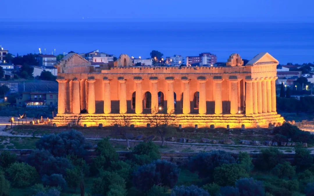 Guided tour of the Valley of the Temples under the stars with ticket included  Image 5