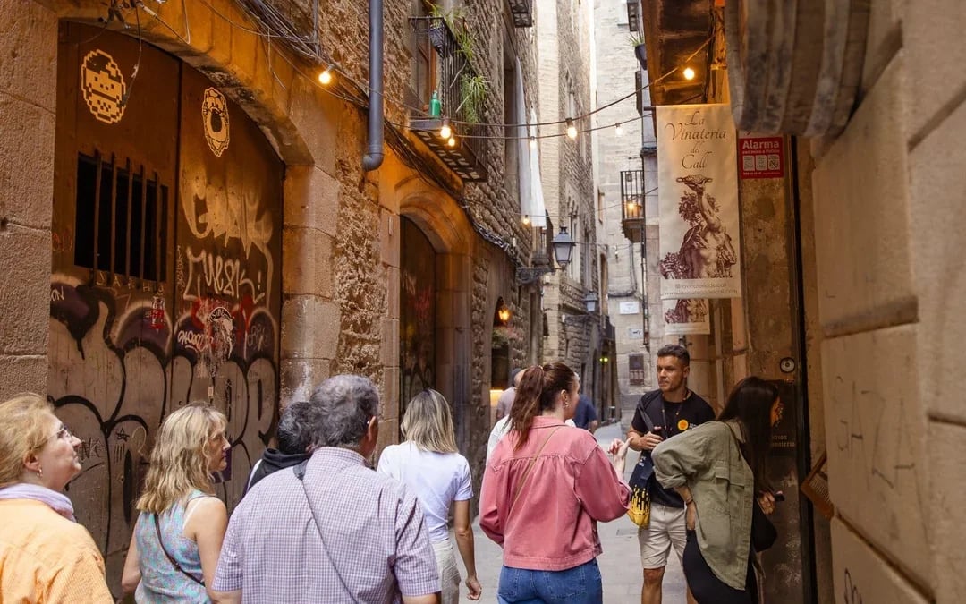 Guided Walking Tour of Barcelona Image 8