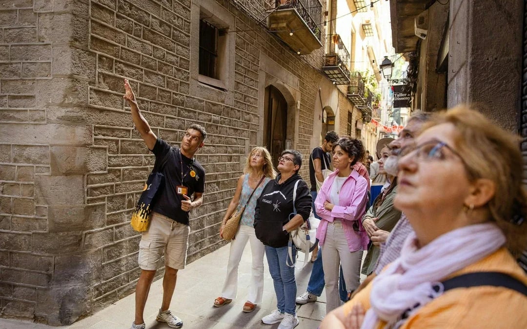 Guided Walking Tour of Barcelona Image 9