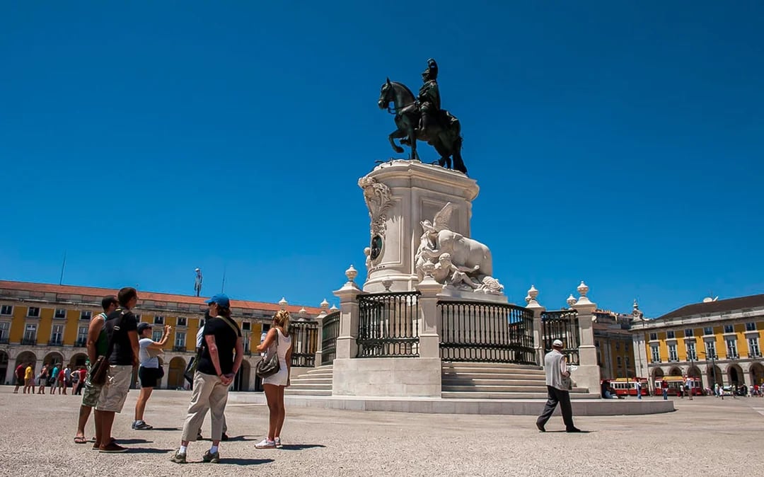 Guided Walking Tour of Lisbon Image 11