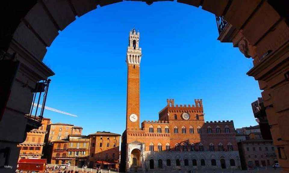 Guided walking tour of Siena