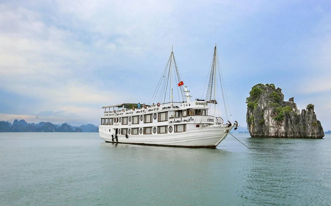 Ha Long Bay: 2D1N 3-Star Cruise Image 1