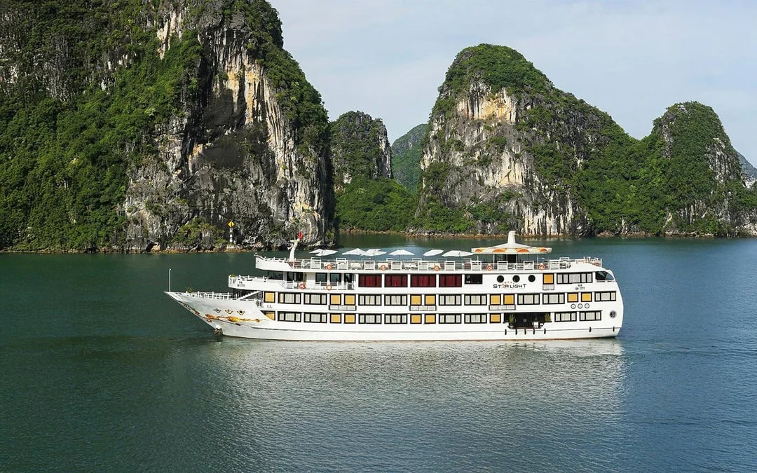 Ha Long Bay: 2D1N 5-Star Cruise Image 1