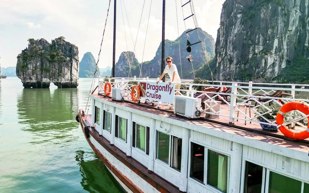 Ha Long Bay: 3-Star Day Cruise with Local Buffet Image 7