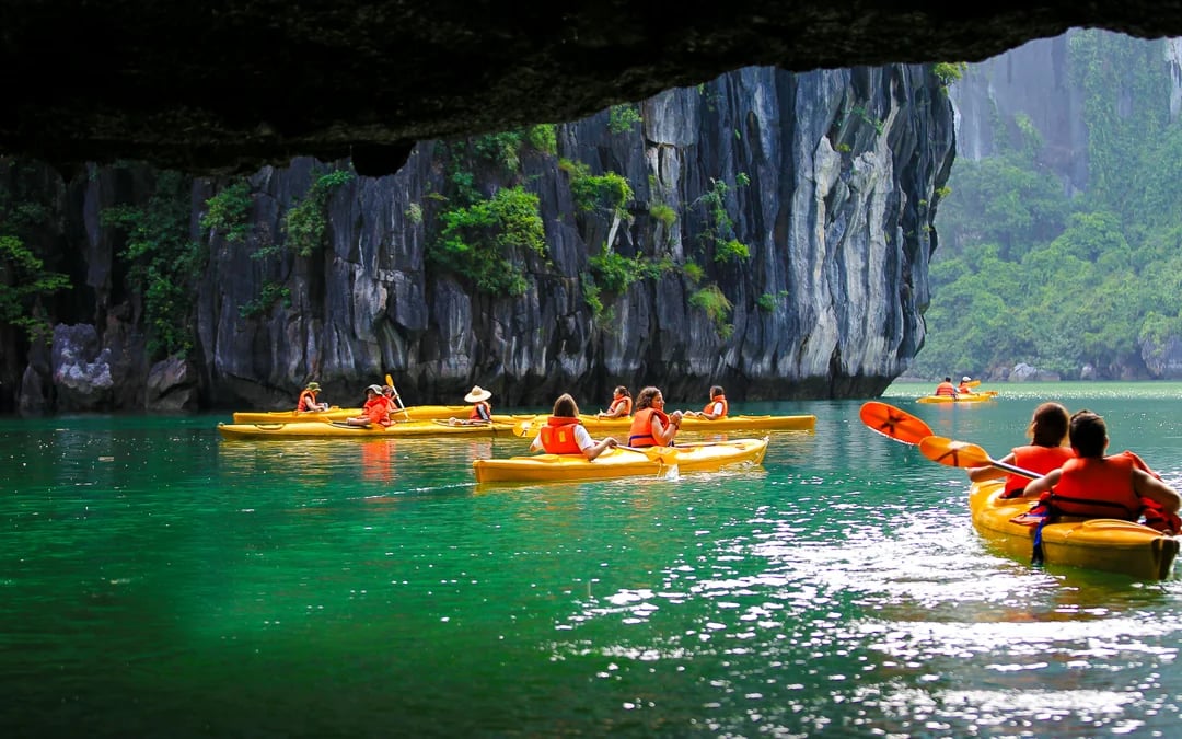 Ha Long Bay: 4-Star Day Cruise with Sundeck and Buffet Lunch Image 12