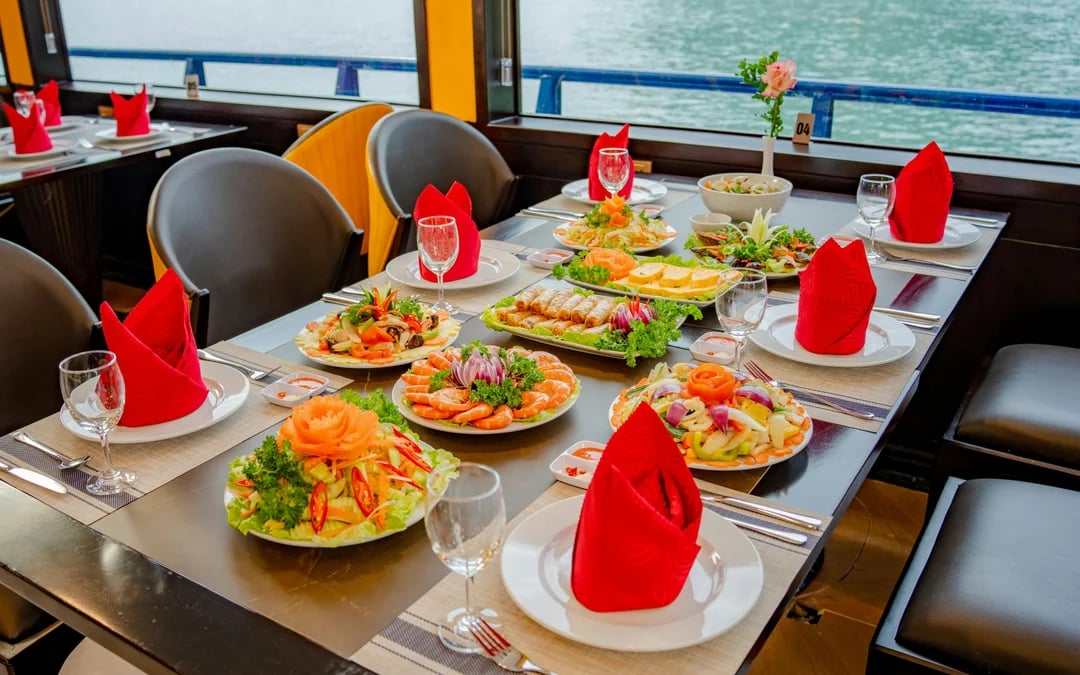 Ha Long Bay: 4-Star Day Cruise with Sundeck and Buffet Lunch Image 4