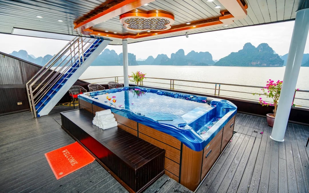 Ha Long Bay: 4-Star Day Cruise with Sundeck and Buffet Lunch Image 6