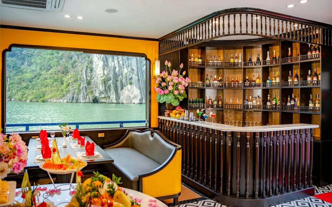 Ha Long Bay: 4-Star Day Cruise with Sundeck and Buffet Lunch Image 9