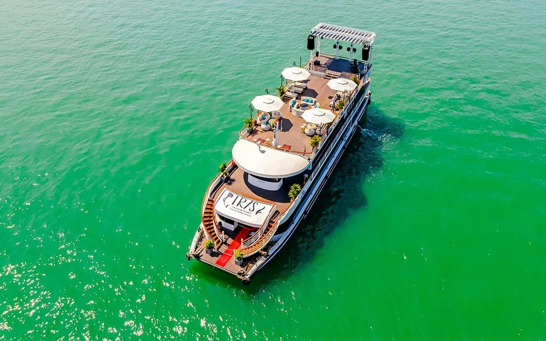 Ha Long Bay: 5-Star Day Cruise with Fine Dining, Live Band & Jacuzzi Image 2