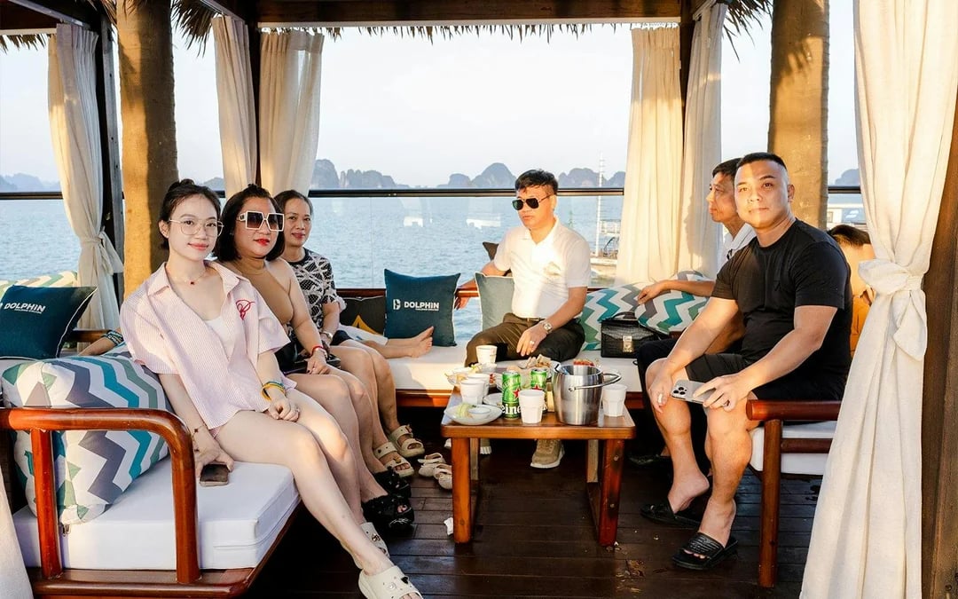 Ha Long Bay: 6-Star Day Cruise on a 4-Deck Entertainment Yacht & Gourmet Dining Image 10