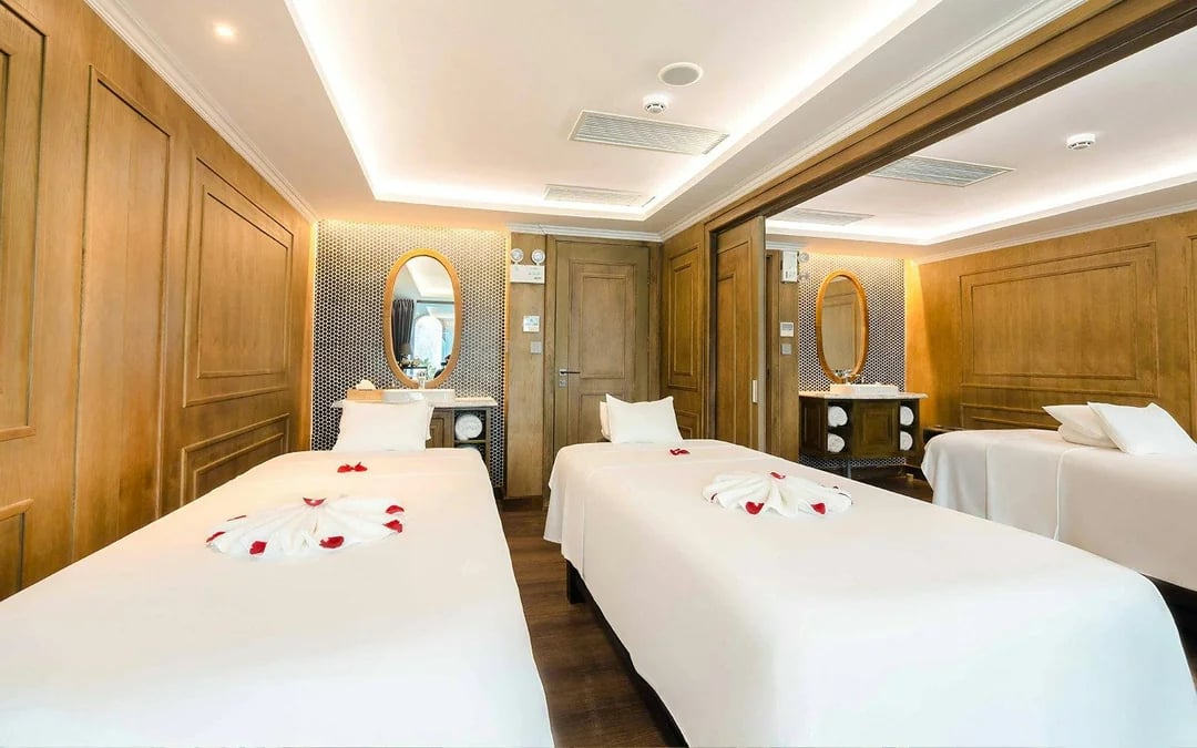 Ha Long Bay: Ambassador Cruise with Infinity Pool, open-air Jacuzzi & International Dining Image 8