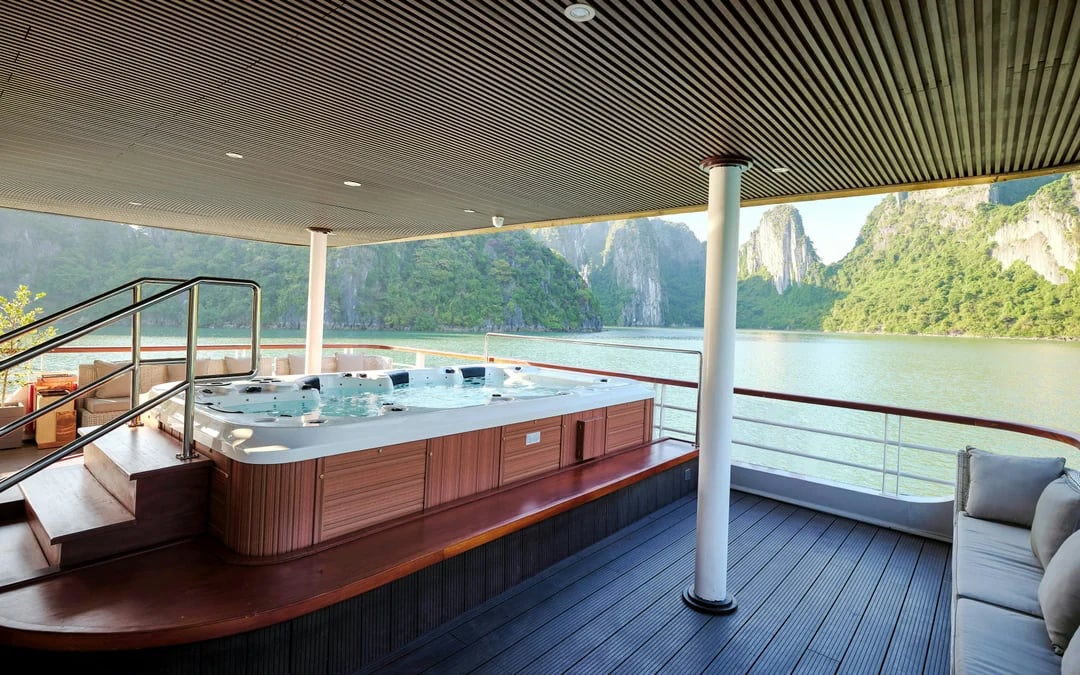 Ha Long Bay: Day Cruise with Indian Lunch & Transfers Image 11