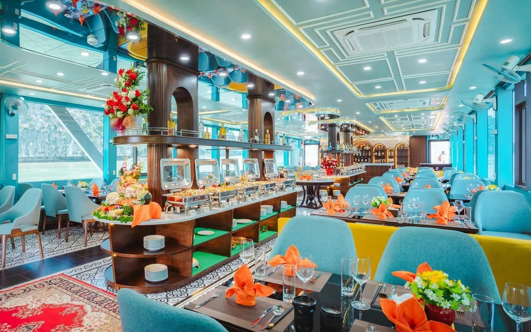 Ha Long Bay: Day Cruise with Indian Lunch & Transfers Image 7