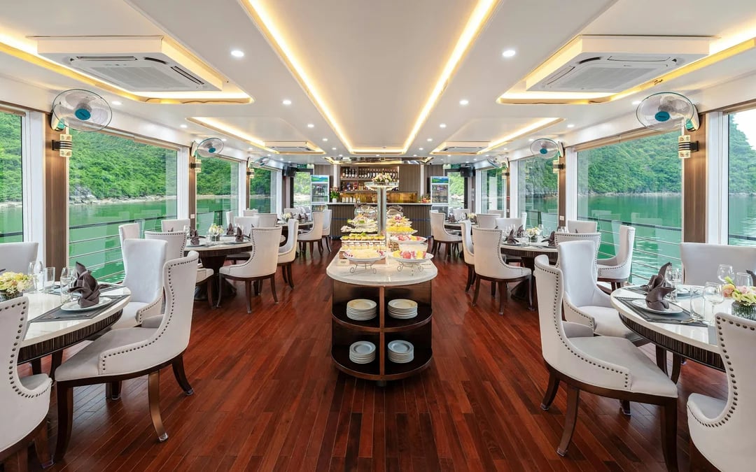 Ha Long Bay Premium Boutique Cruise with Rooftop Jacuzzi Yacht & Lively Onboard Experiences Image 3
