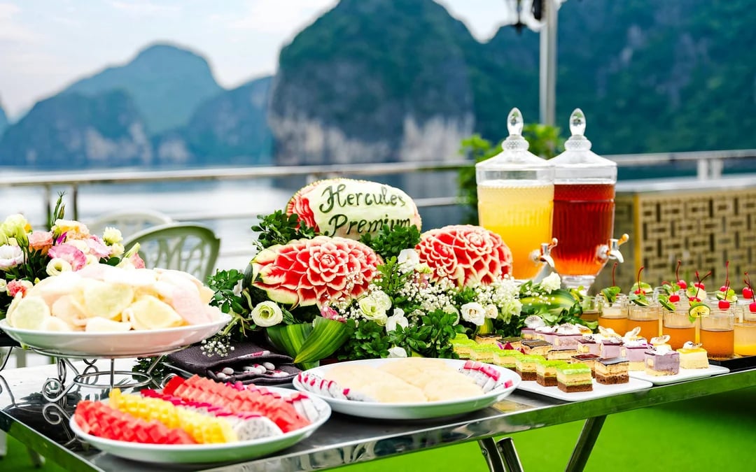 Ha Long Bay Premium Boutique Cruise with Rooftop Jacuzzi Yacht & Lively Onboard Experiences Image 10