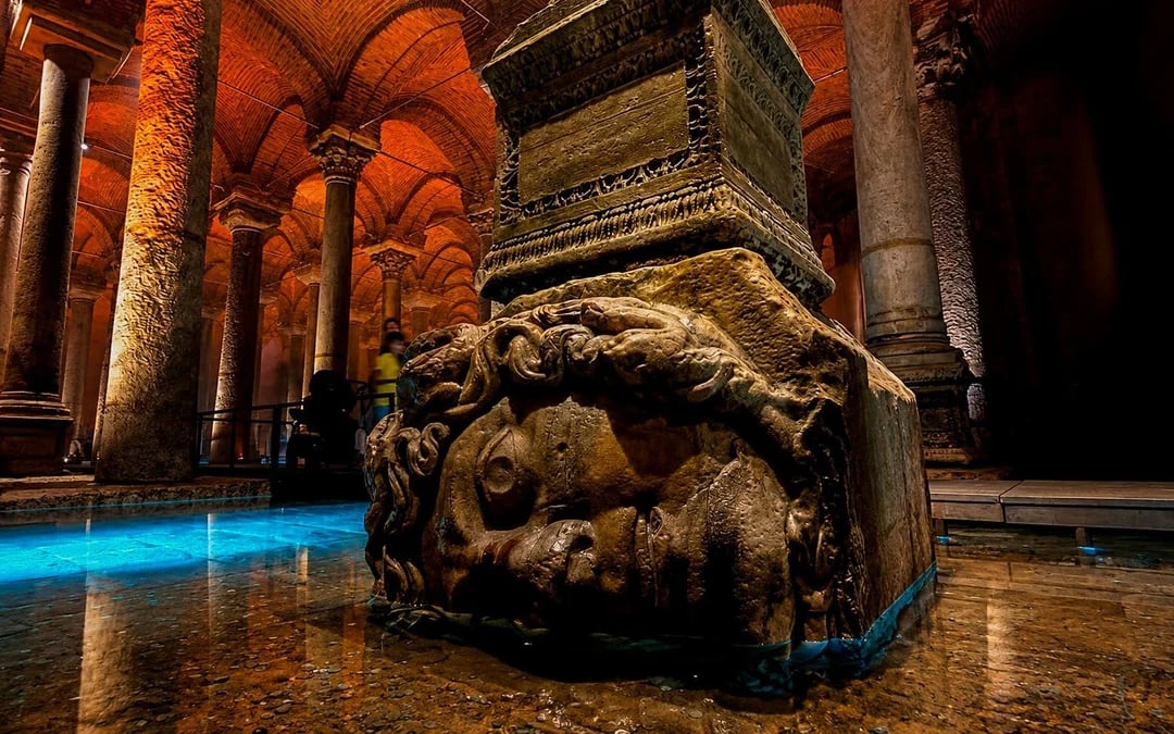 Hagia Sophia, Blue Mosque & Basilica Cistern Small Group Guided Tour Image 3