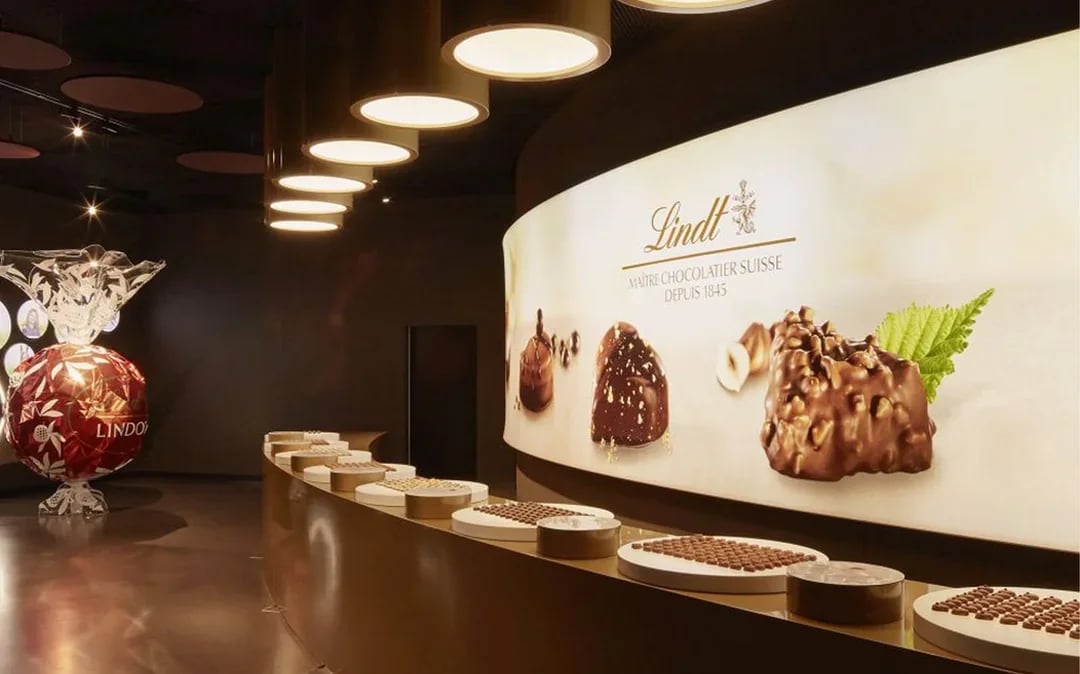 Half Day Tour of Zürich with Lindt Home Of Chocolate Visit & Sightseeing Cruise Image 1