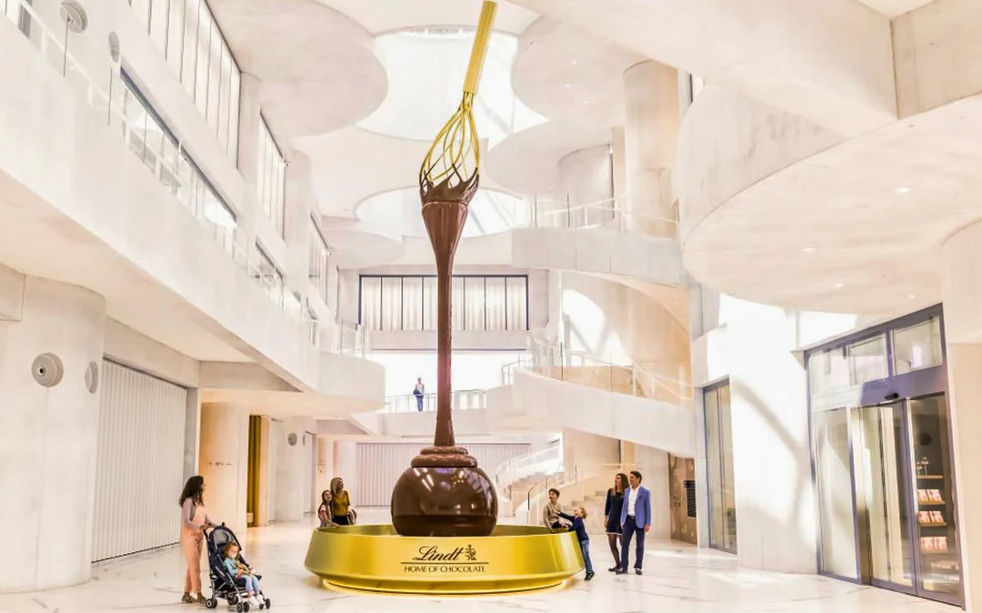 Half Day Tour of Zürich with Lindt Home Of Chocolate Visit & Sightseeing Cruise Image 2