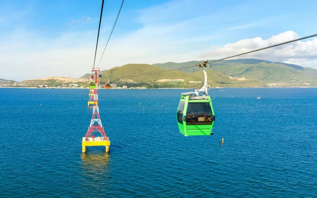 Half-Day VinWonders Pass with Round-Trip Vinpearl Cable Car Tickets Image 5