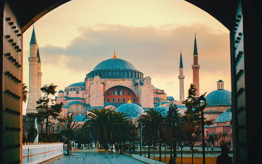 Half-Day Walking Tour of the Magnificent Mosques in Istanbul Image 9