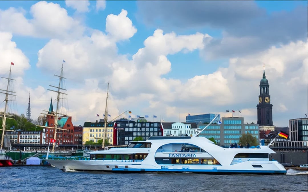 Hamburg 2-Hour Sightseeing Cruise to Blankensee Image 2