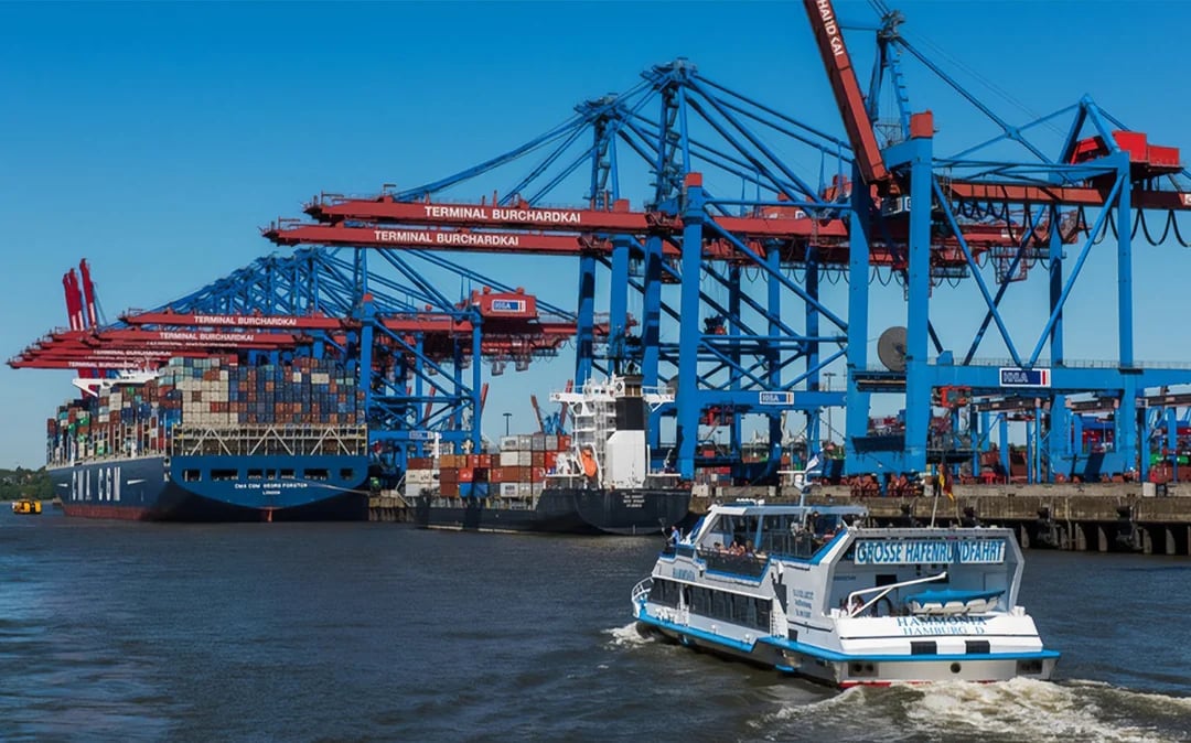 Hamburg 2-Hour Sightseeing Cruise to Blankensee Image 3