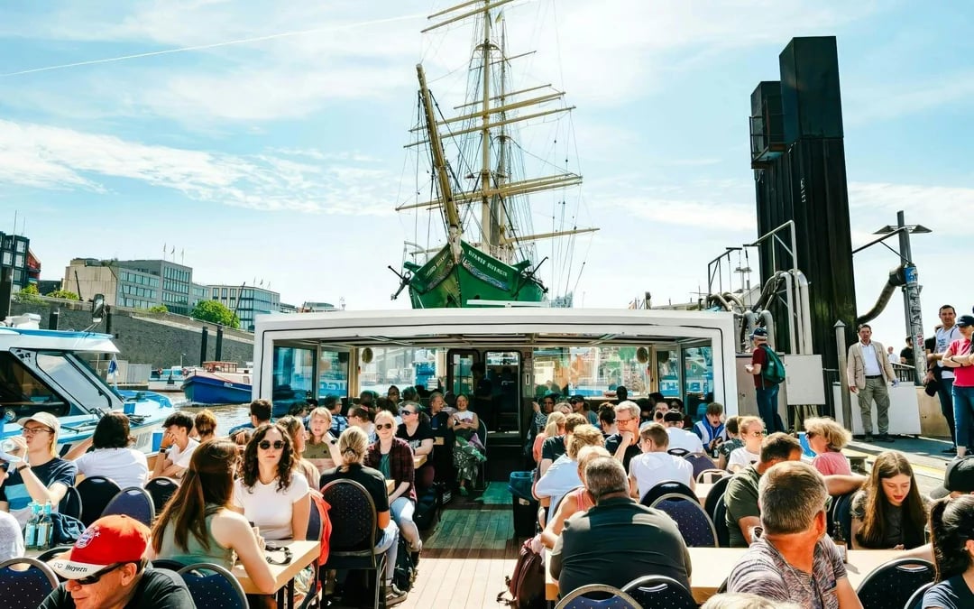 Hamburg 2-Hour Sightseeing Cruise with Audio Guide Image 2