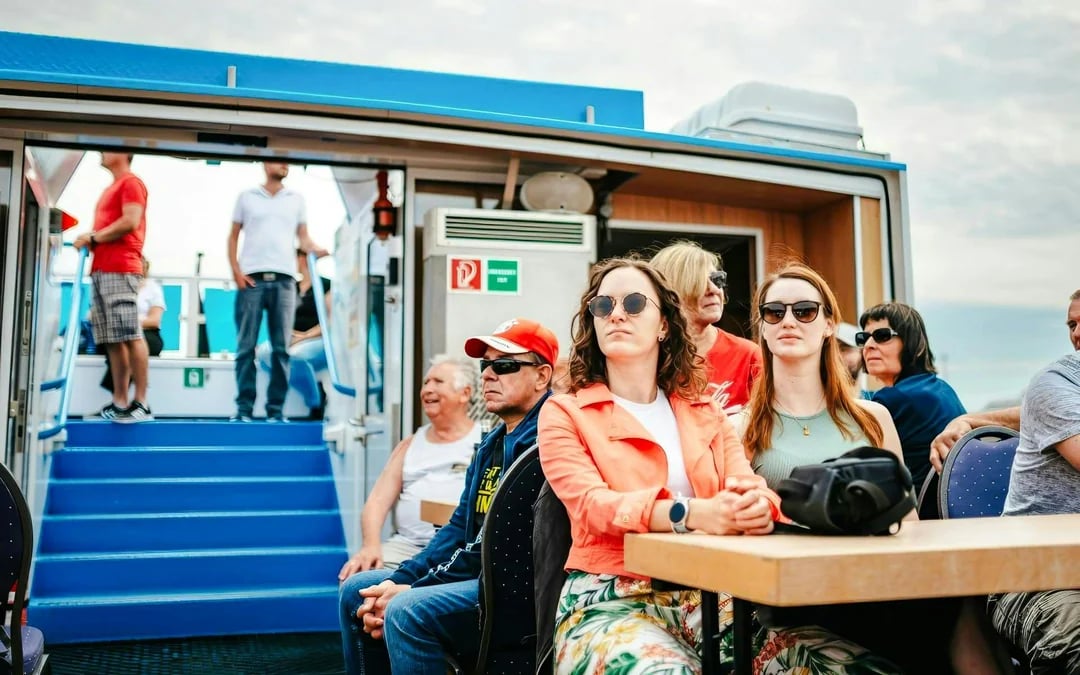 Hamburg 2-Hour Sightseeing Cruise with Audio Guide Image 3