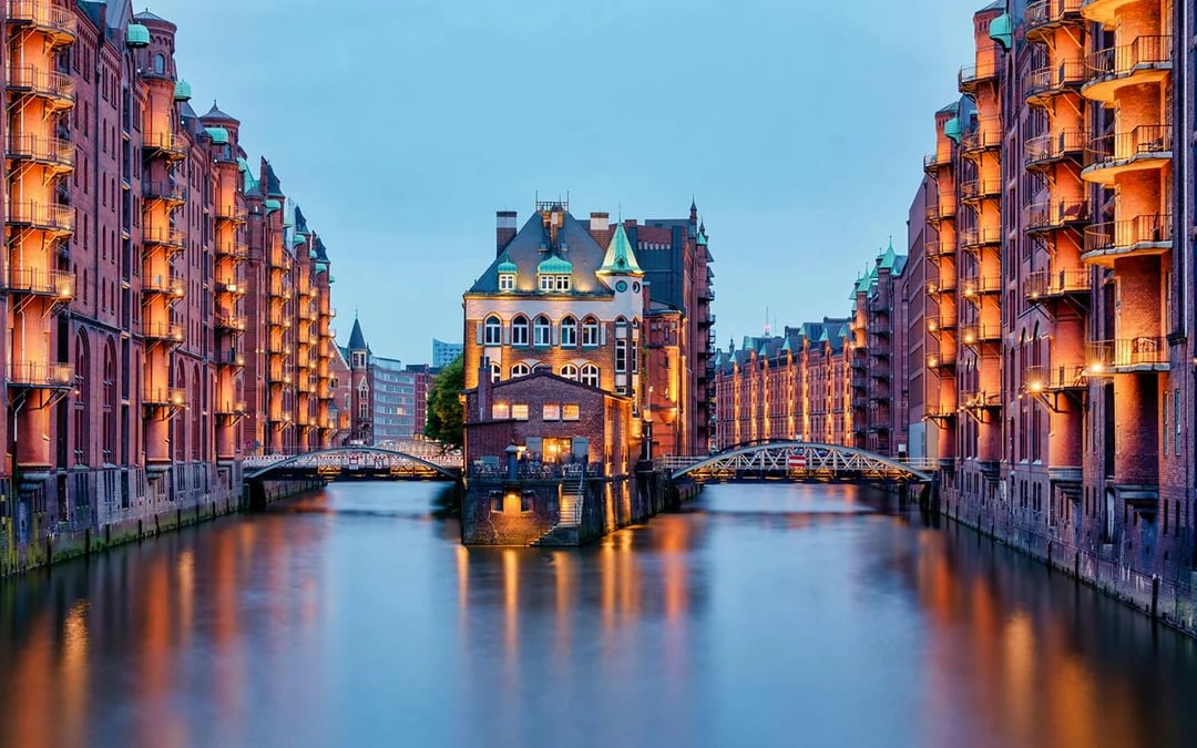 Hamburg: 3-Hour Food Tour of HafenCity with Elbphilharmonie Plaza Access Image 10