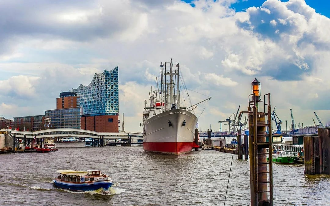 Hamburg Boat Tour with Live Commentary Image 4