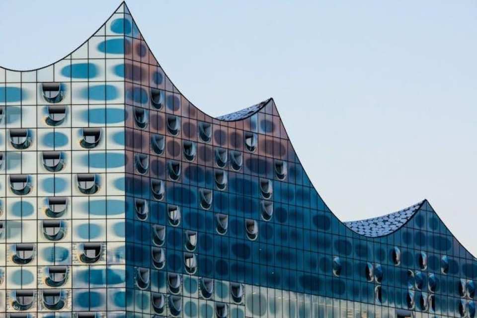 Hamburg HafenCity self-guided audio tour to Elbe Philharmonic Hall
