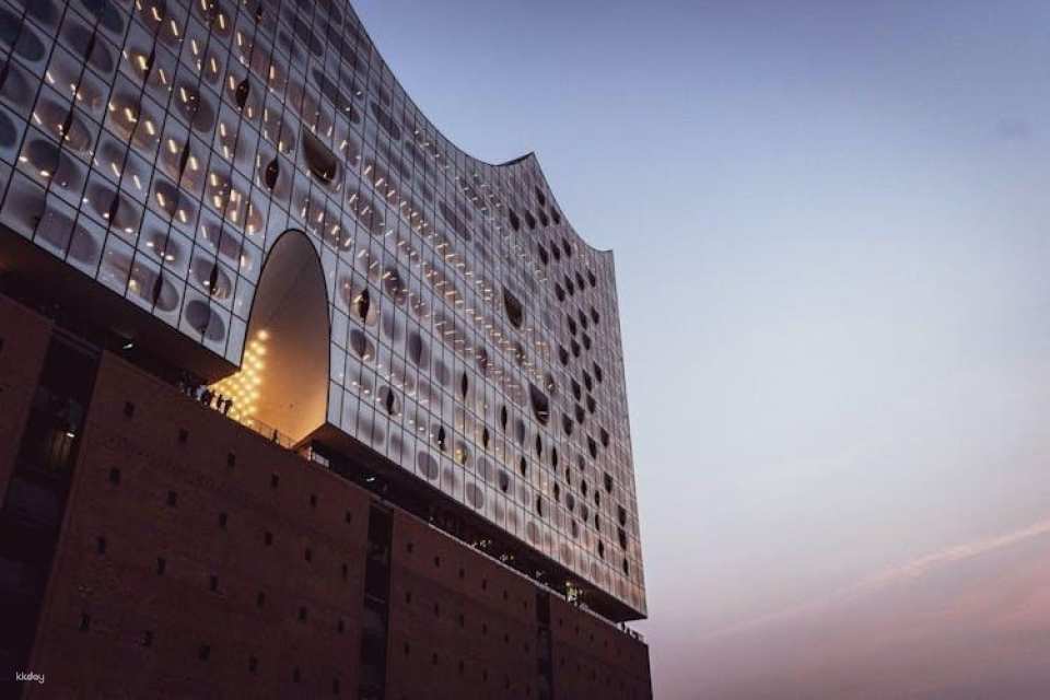 Hamburg HafenCity self-guided audio tour to Elbe Philharmonic Hall