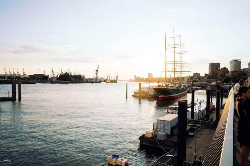 Hamburg HafenCity self-guided audio tour to Elbe Philharmonic Hall