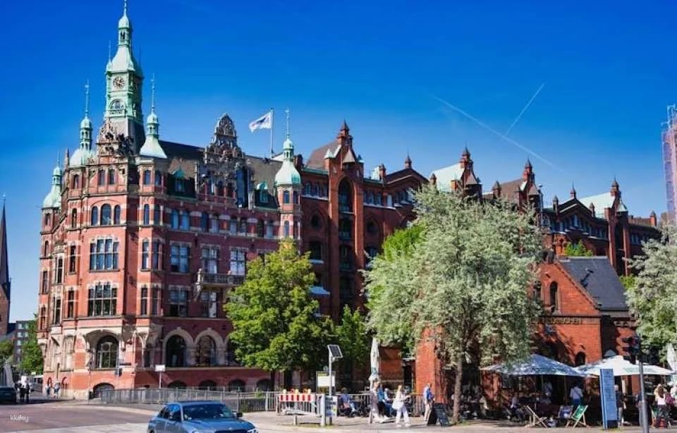 Hamburg Westfield Mall, Speicherstadt and Elbphilharmonie tour