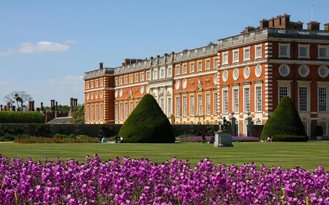 Hampton Court Palace and Gardens Tickets Image 2