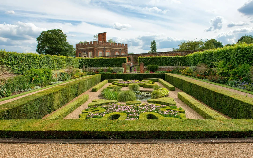 Hampton Court Palace and Gardens Tickets Image 9