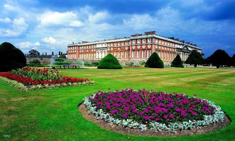 Hampton Court Palace tickets with gardens and maze