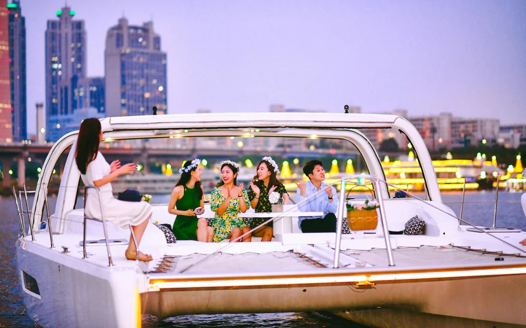Han River Marina Yacht Experience Image 1