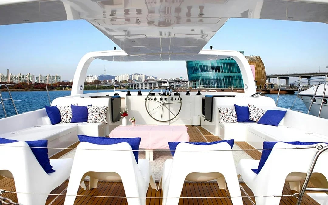 Han River Marina Yacht Experience Image 7