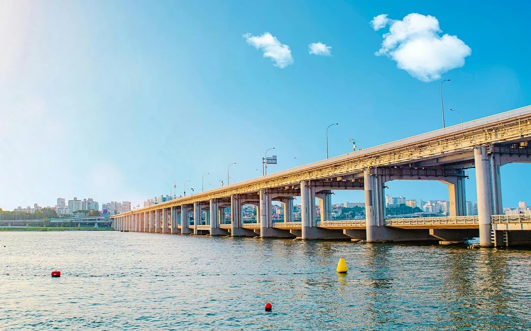 Han River Sightseeing Cruise by Eland Cruise Image 8