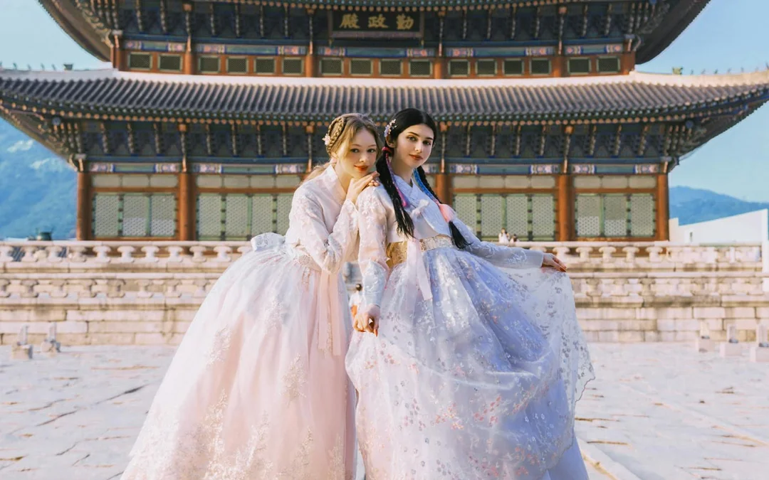 Hanbok Rental Experience at Seoul Gyeongbokgung Palace Image 4