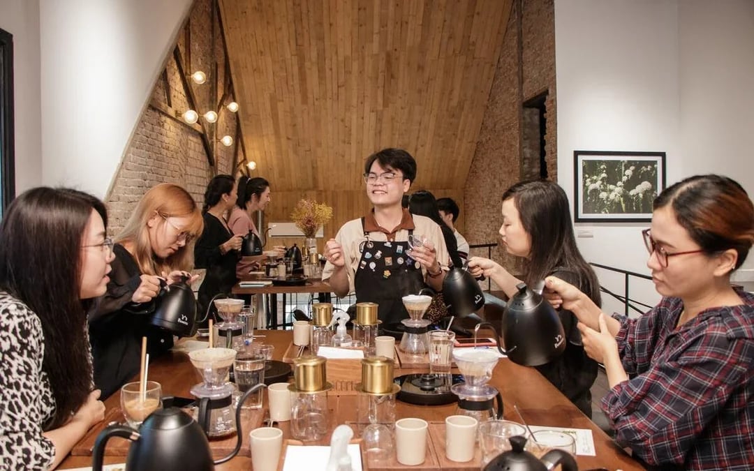Hands-on Discovery of Vietnamese Coffee & Culture Image 2