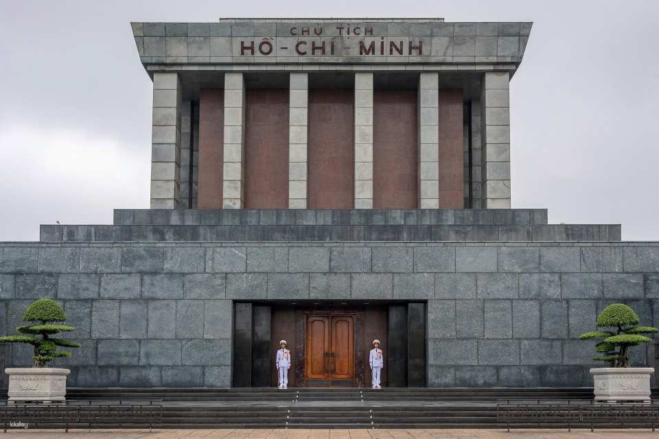 Hanoi: Skip-the-Line Entry to Ho Chi Minh Mausoleum & Museum
