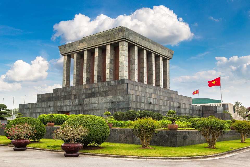 Hanoi: Skip-the-Line Entry to Ho Chi Minh Mausoleum & Museum