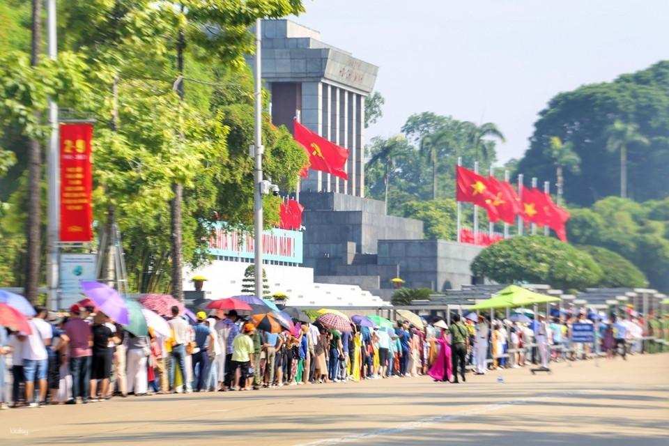Hanoi: Skip-the-Line Entry to Ho Chi Minh Mausoleum & Museum