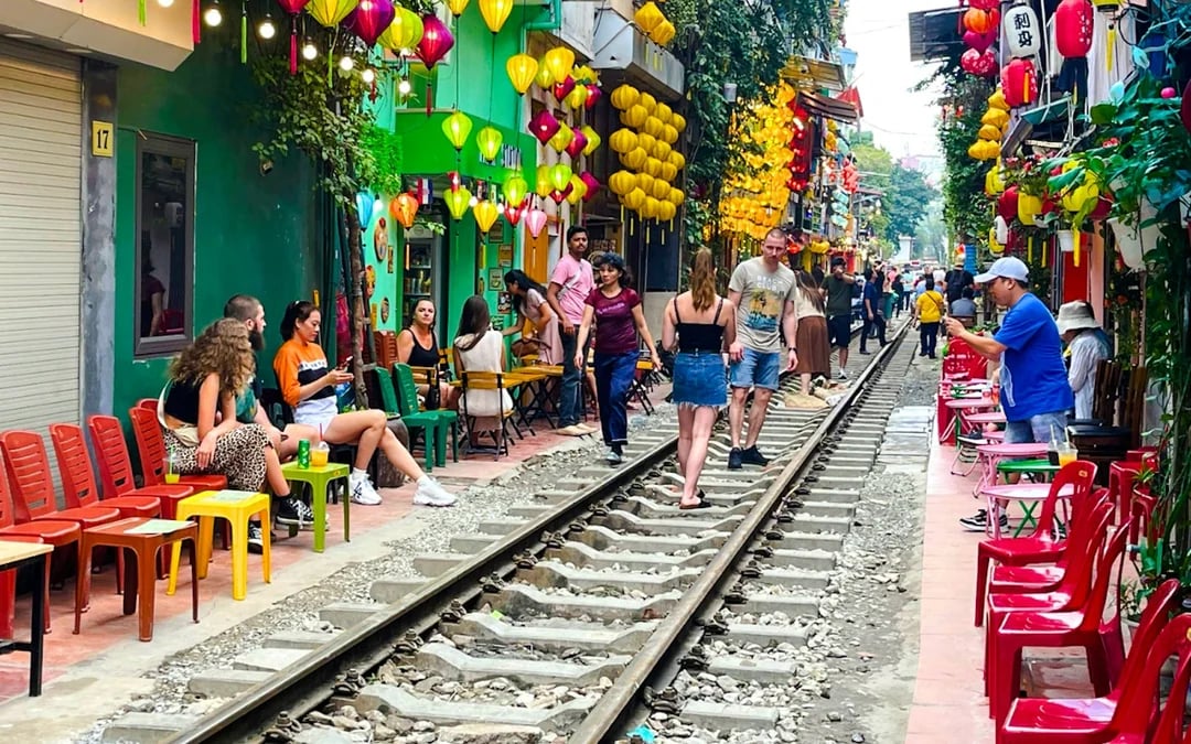 Hanoi Vietnamese Coffee Workshop with Train Street Visit Image 4