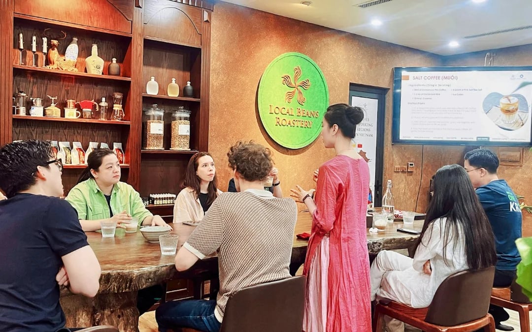 Hanoi Vietnamese Coffee Workshop with Train Street Visit Image 7
