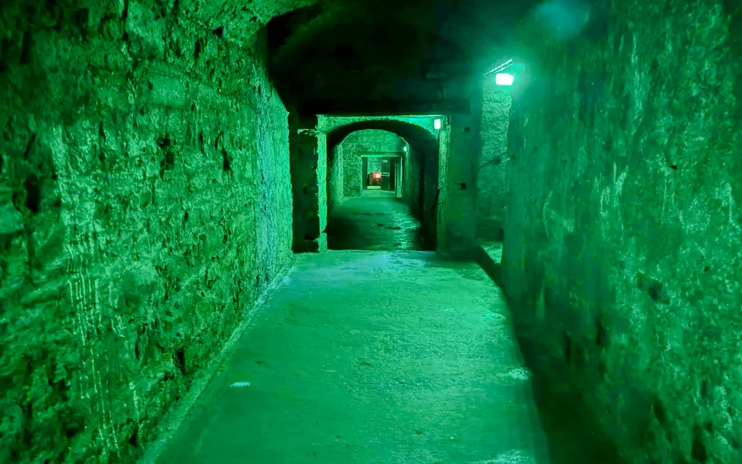 Haunted Underground Vaults and Graveyard Tour Image 4