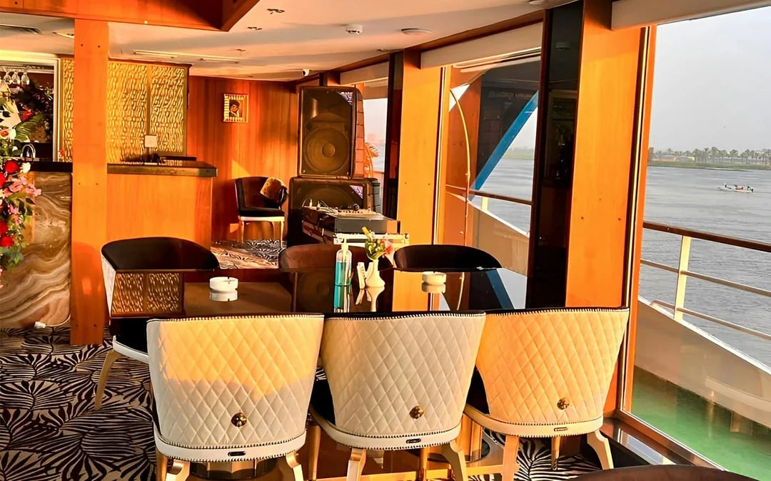 [Headout Exclusive] Nile Crystal 4-star Cairo Dinner Cruise with Guaranteed Window Seating Image 6